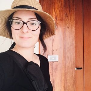 Meet your Posher, Laura